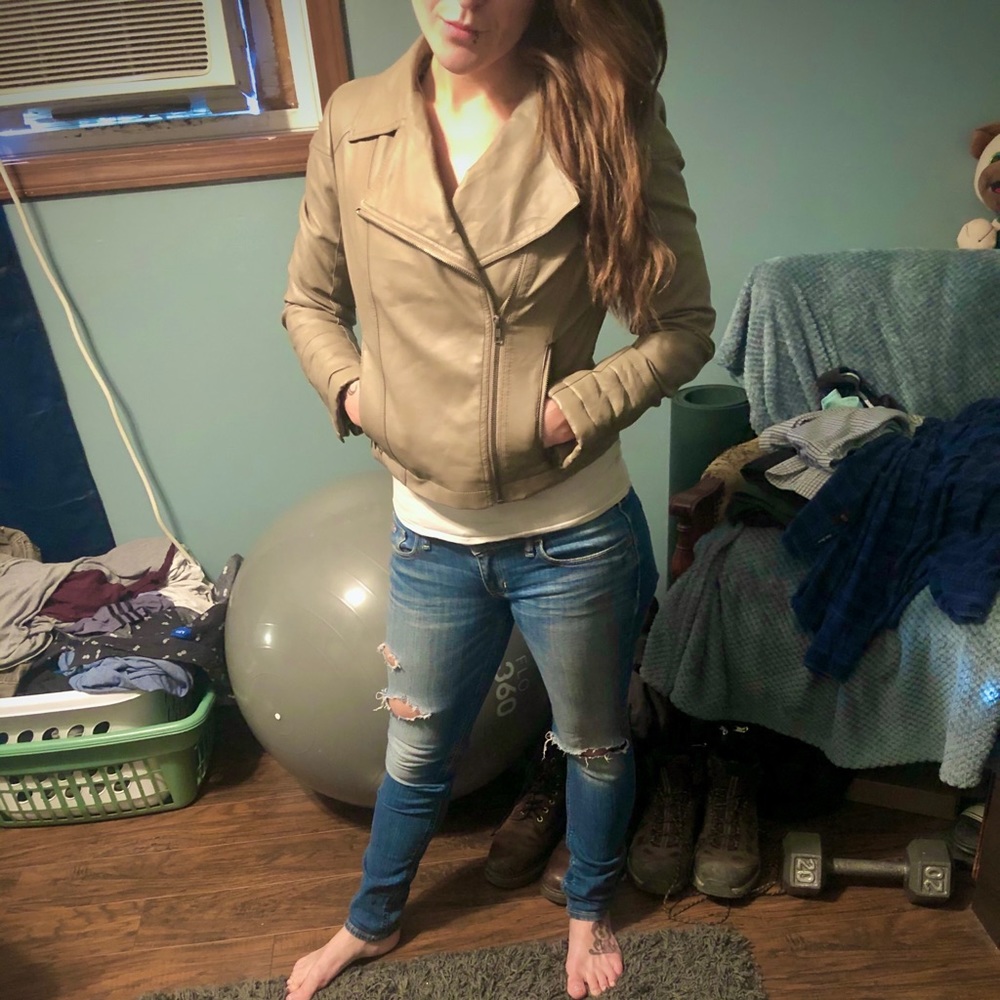 πππ΄π‘πππππ Moto Jacketππ - Picture 2 of 7